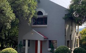 Shades Of Summer Boutique Hotel